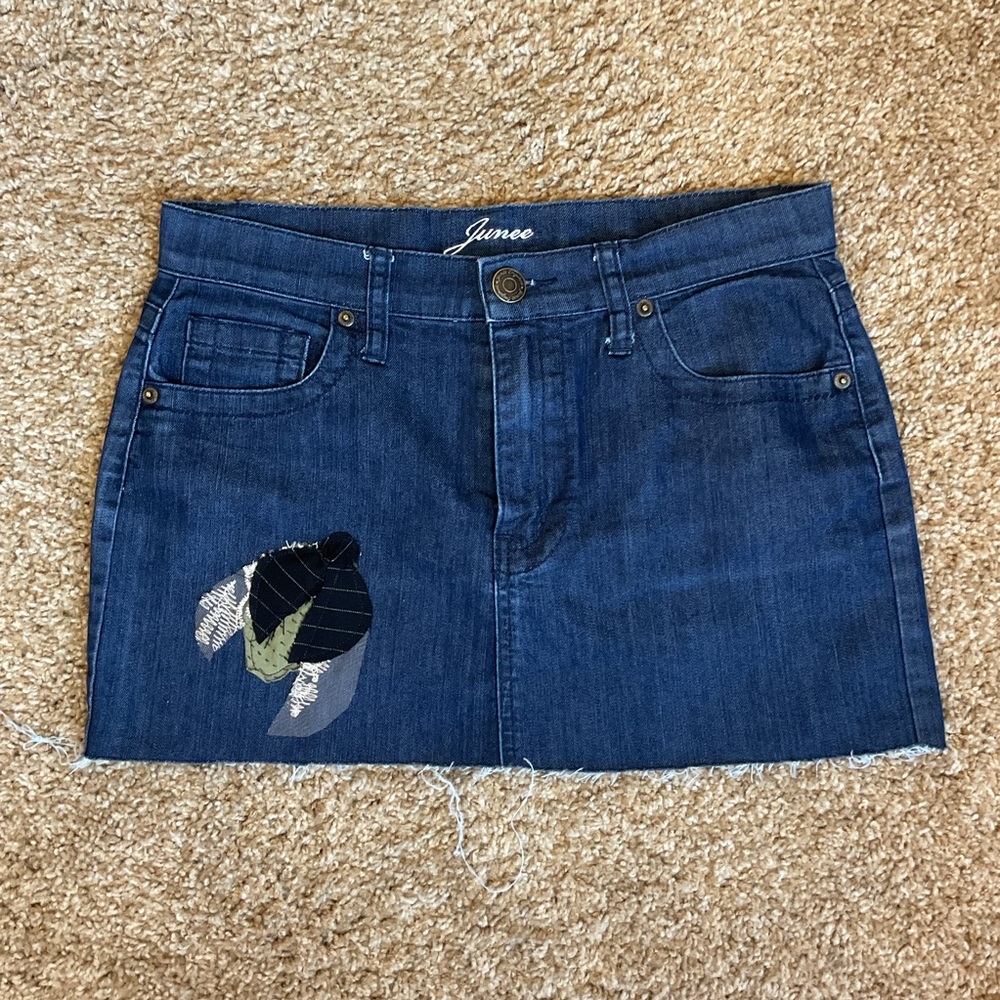 Junee Blue Denim Mini Skirt Size Small Stitched Patch Detail Stretch Cotton - Picture 2 of 5